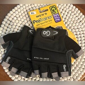 NWT•GoFit Men's XL Pro Trainer Gloves - Black/Gray with Sport-Tac Grip